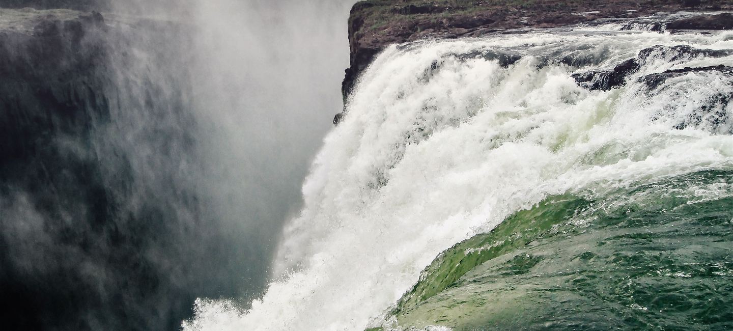 Victoria Falls — The Smoke That Thunders